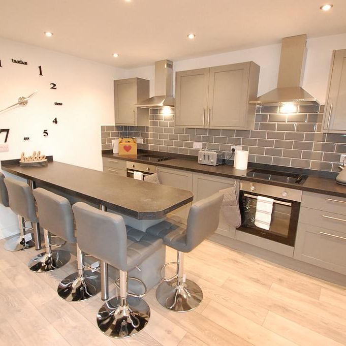 1 bedroom in a house share to rent - Photo 1