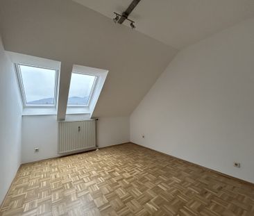 8051 Graz: Charmante 3-Zimmer-Dachgeschosswohnung - Photo 2