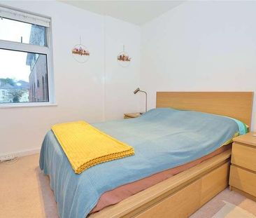 Chertsey Road, Woking, Surrey, GU21 - Photo 2