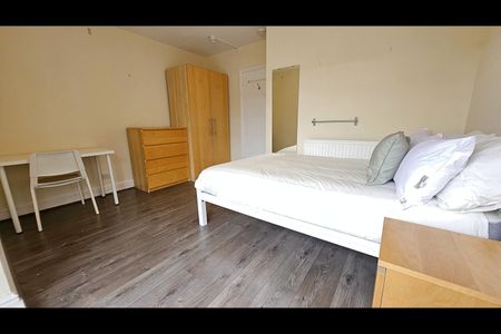 6 Bed Flat, Alphabet Square, E3 - Photo 4