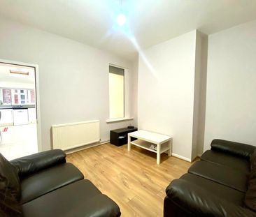 4 Bed Terraced House, Totterdown Street, SW17 - Photo 1