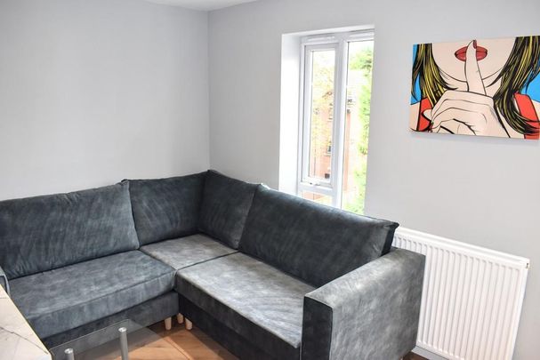 1 bedroom in a house share to rent - Photo 1