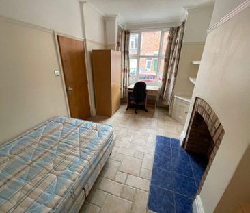 4 bedroom terraced house to rent - Photo 2