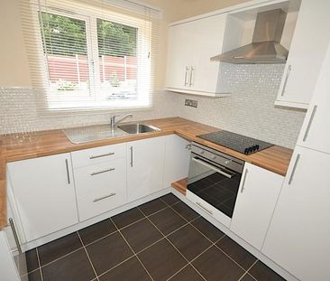 2 bedroom semi-detached house to rent - Photo 5