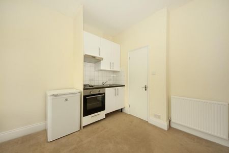 Studio to rent - Photo 5