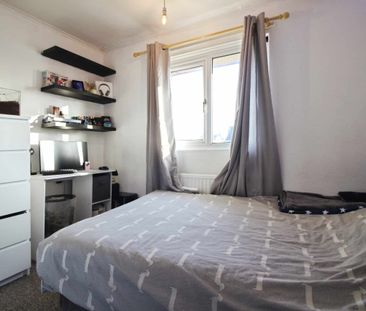 Penhill Drive, Swindon, Swindon, SN2 - Photo 4