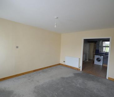 2 bedroom end of terrace house to rent - Photo 1