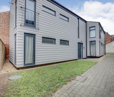 1 bedroom semi-detached house to rent - Photo 1