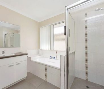 35 Pongamia Parade, Mount Low - Photo 4