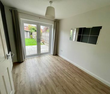 4 bedroom detached to let - Photo 3