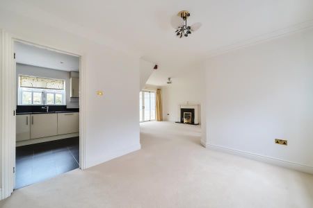 3 bedroom terraced house to rent - Photo 2