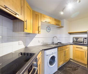 Stretton Mansions, Greenwich, SE8, London - Photo 3