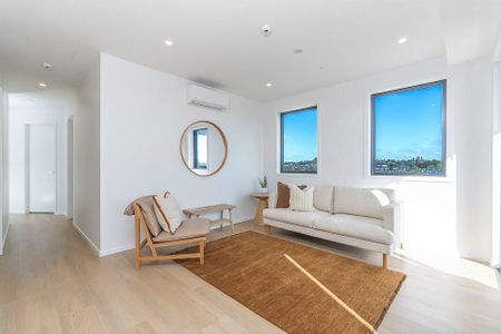 Brand new apartment with 2-weeks free rent - Photo 2