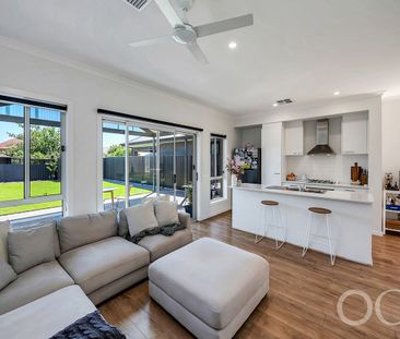 Open The Door to Effortless Elegance - Photo 2