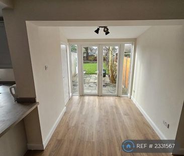 3 bedroom semi-detached house to rent - Photo 1