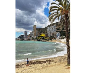 THREE-BEDROOM APARTMENT – ALICANTE - Photo 1