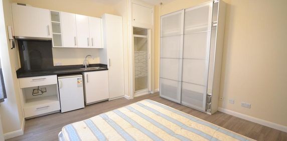 Studio to rent - Photo 2