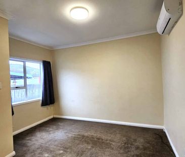 Spacious two bedroom unit in Wainuiomata. - Photo 1