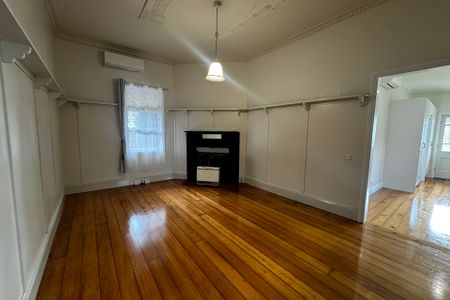 157 Russell Street, Newtown - Photo 2