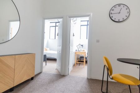 flat b, 708 High Road, London N12 9QL, UK, London - Photo 3