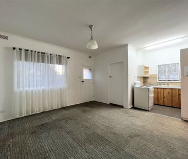 Cosy two bedroom home - Photo 3