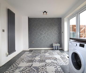 3 bedroom semi-detached house to rent - Photo 6