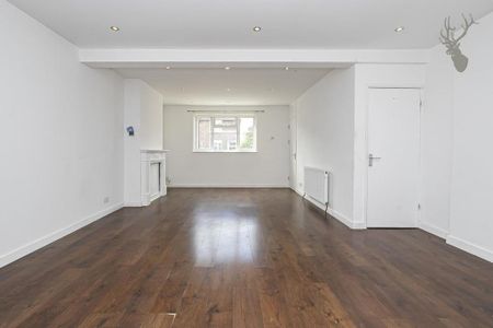 3 bedroom terraced house to rent - Photo 3