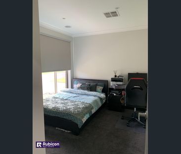 Low-Maintenance Living with Parkland Views and Modern Comforts - Photo 4