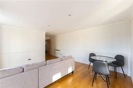 3 bedroom flat to rent - Photo 3