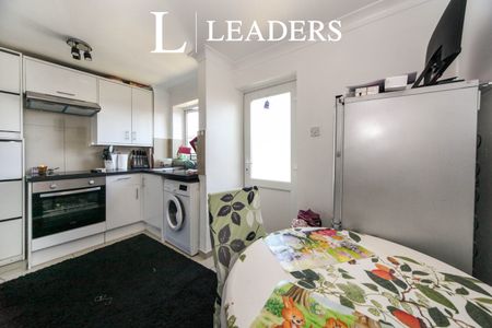 2 bedroom house to rent Fareham Way, Houghton Regis, Dunstable, Bedfordshire, LU5 - Photo 5