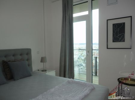 Herrlicher Blick über Wien! - Moderne, komplett eingerichtete 2-Zimmer Wohnung im Triiiple Tower mit großer Terrasse (9m²) wartet! - Photo 5