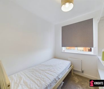 Price £2,000 pcm - Available 20/11/2025 - Furnished - Photo 3
