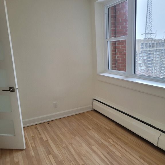 MEILLEUR EMPLACEMENT A COTE DES NEIGES- - Photo 1