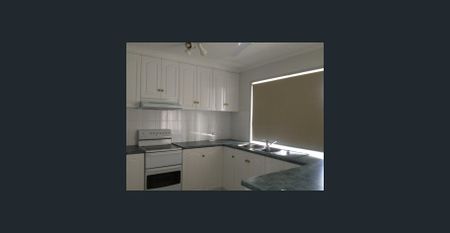 A lovely modern family home MODERN 3 BEDROOM BRICK HOME IN A QUIET STREET VERY NICE AND WELL PRESENTED PROPERTY. CLOSE TO HIGHSCHOOL AND EAST STATE - Photo 5