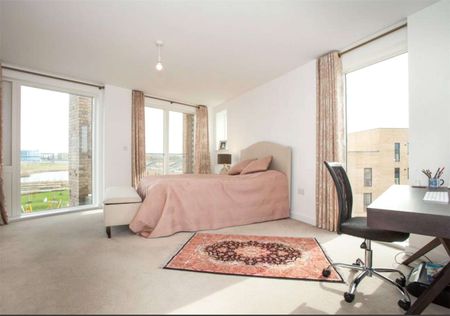 A modern two bedroom duplex apartment - Photo 2