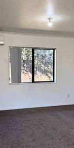 Sun filled 3 Bedroom Home. Freshly Renovated & Ready to Move In - Photo 4