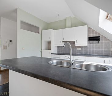 Centraal gelegen 2 slpk. appt. met gar. en terras. Vrij vanaf 15/03... - Photo 2