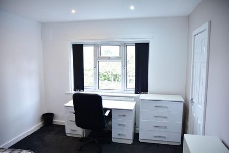 4 bedroom house to rent - Photo 3