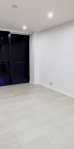 3 Finch Dr, Sydney - Photo 3