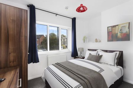 1 bedroom in a house share to rent - Photo 4