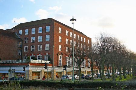 2 bedroom flat to rent - Photo 2