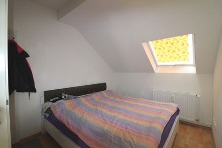 *TOP SANIERTE WOHNUNG IM DACHGESCHOSS + GARAGE* 3-Zi Whg, 75m², KR- Dießem/Lehmheide* - Photo 5