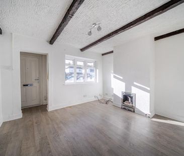 2 bedroom semi-detached house to rent - Photo 3