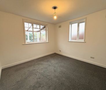 2 bedroom detached bungalow to rent - Photo 2