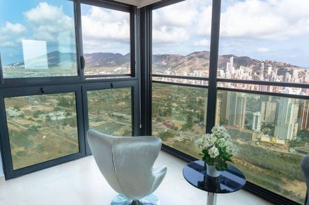 4 room luxury Apartment for rent in Benidorm, Spain - Photo 3