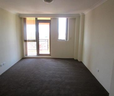 2 Bedroom Apartment with ensuite, Stunning open city and district v... - Photo 3