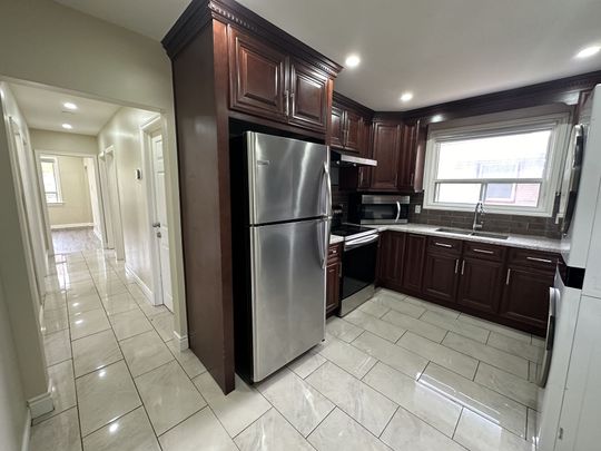 For Lease - 360 Guelph Street Unit# Upper, Oshawa, Ontario - Photo 1