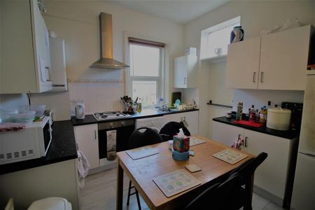 4 bedroom maisonette to rent - Photo 5