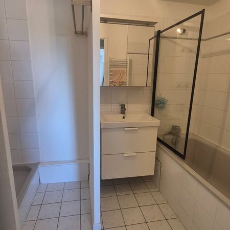 Location Appartement 2 pièces 50m² LILLE 59160 - Photo 3