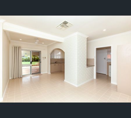 22 Badbury Road, Armadale, WA 6112 - Photo 5